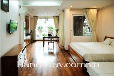 Tòa nhà chuyên cho người nước ngoài thuê căn hộ 1 phòng ngủ tại Phan Đình Phùng