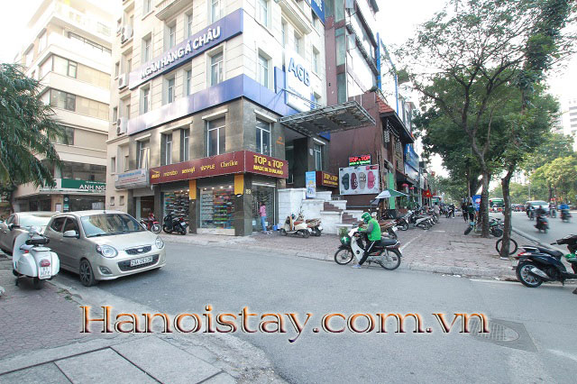 Văn phòng chính chủ đã có sẵn vách ngăn tại Huỳnh Thúc Kháng cho thuê 10