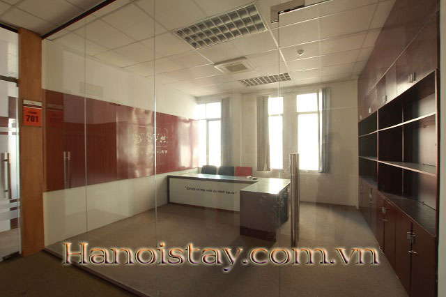 Văn phòng chính chủ đã có sẵn vách ngăn tại Huỳnh Thúc Kháng cho thuê 4