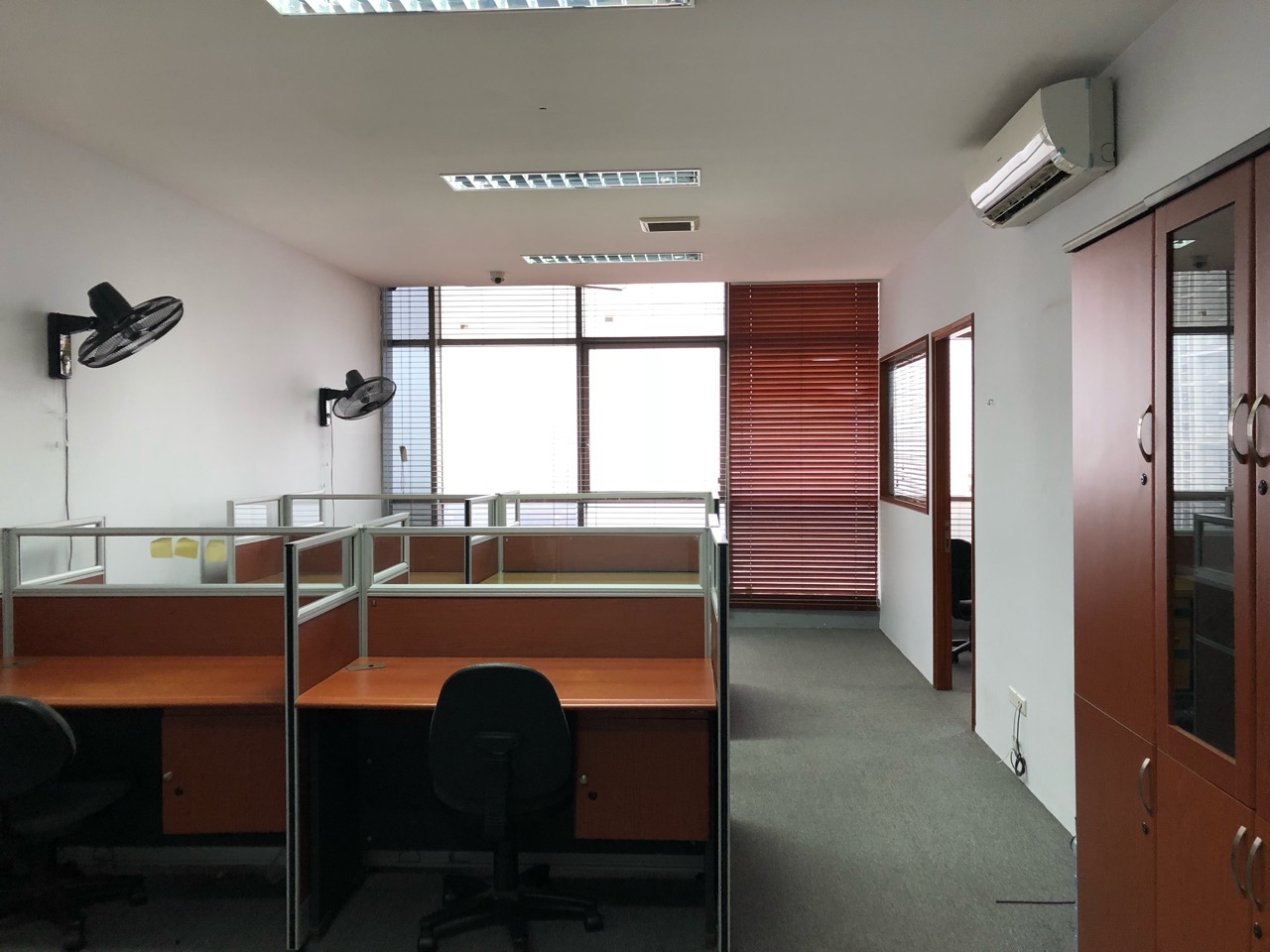 Văn Phòng Đầy Đủ Nội Thất Và Dịch Vụ Cho Thuê Tại Erowindow - 27 Trần Duy Hưng, Cầu Giấy 6
