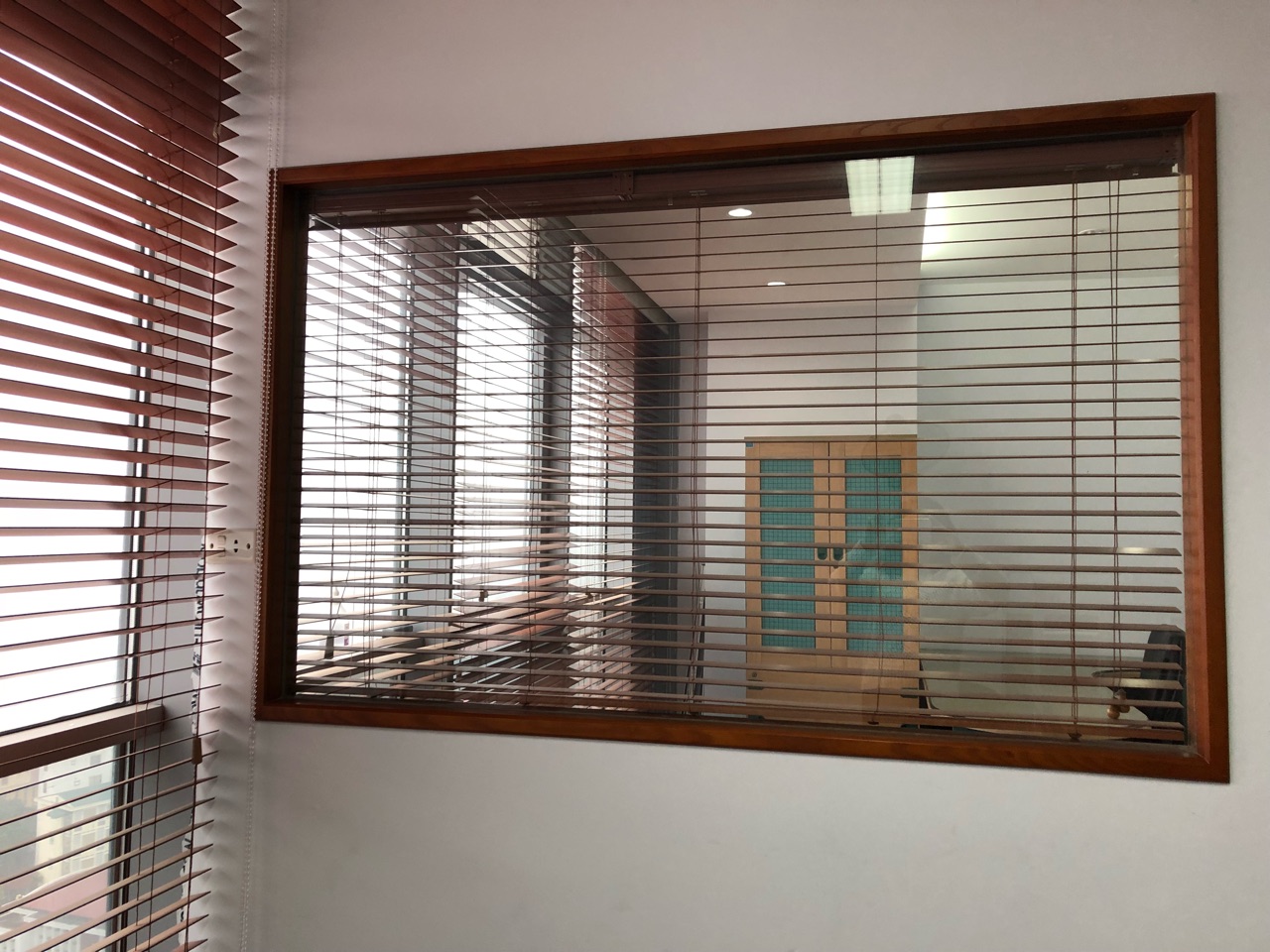 Văn Phòng Đầy Đủ Nội Thất Và Dịch Vụ Cho Thuê Tại Erowindow - 27 Trần Duy Hưng, Cầu Giấy 9